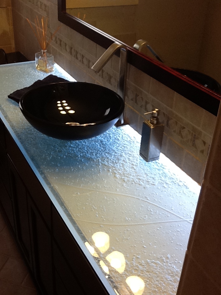 Backlit Bar Top Ideas - CBD Glass