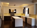 Glass-backsplash-white-kitchen1